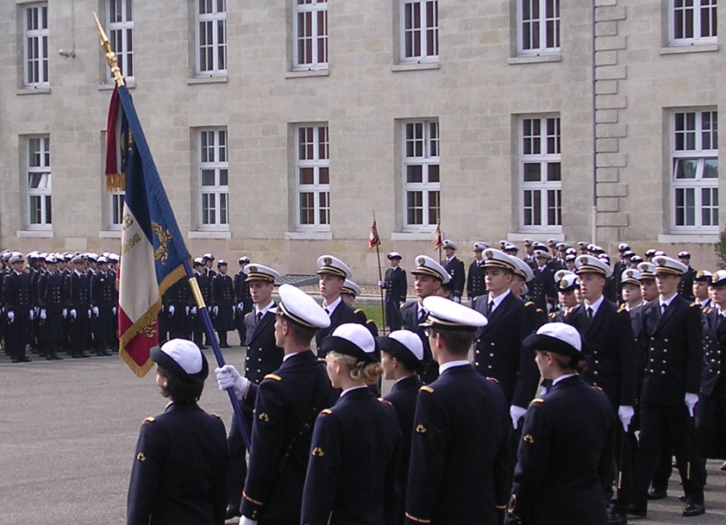 présentation de la nouvelle promotion au drapeau © ESSA Bordeaux